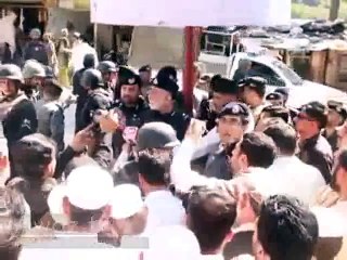 IG KPK Nasir Durrani Awam Kay Darmiyan
