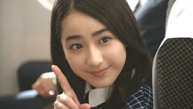 平祐奈、潤んだ瞳でふてニャン見つめる　ソフトバンク・ワイモバイル新CM＆メイキング「ふてニャン　車内販売」篇