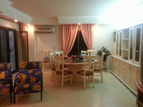 شقه للبيع بالنزهه الجديده خلف السندباد تشطيب سوبر لوكس