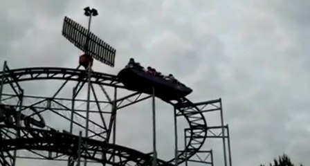 Roller Coaster Takılınca Bakın Ne Yaptılar