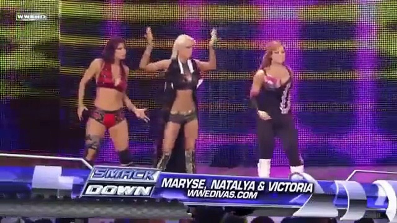 WWE Michelle McCool,The Bella Twins VS Maryse,Victoria,Natalya