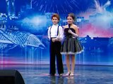 طفل وطفلة عرض راقص مزدوج برنامج المواهب الجورجي