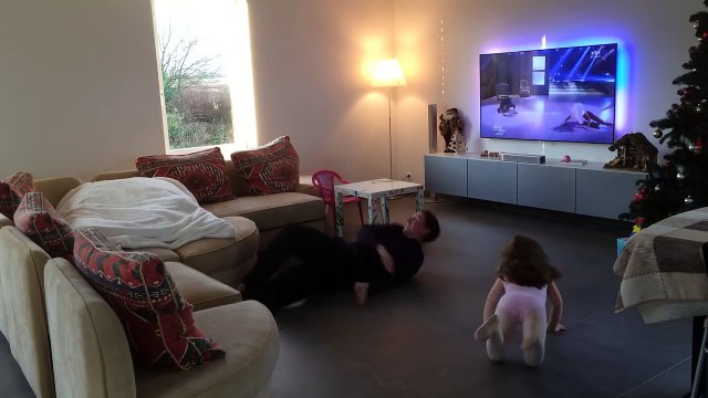Inès et son papa reproduisent la chorégraphie de Loïc Nottet