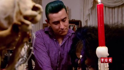 American Lady ny Zinda Insano k Khoon pee k sb ko haran kr diya dakho is video me