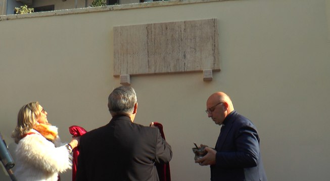 Carinaro (CE) - Lapide intitolata a Don Gennaro Morra (26.12..15)