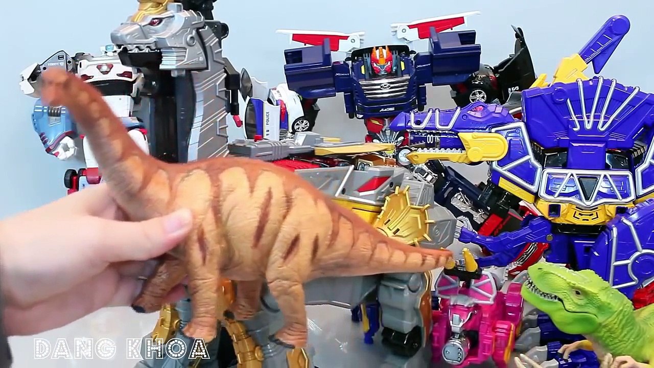 Đồ chơi khủng long kỉ Jura và khủng long Robot cho bé chơi trò chơi