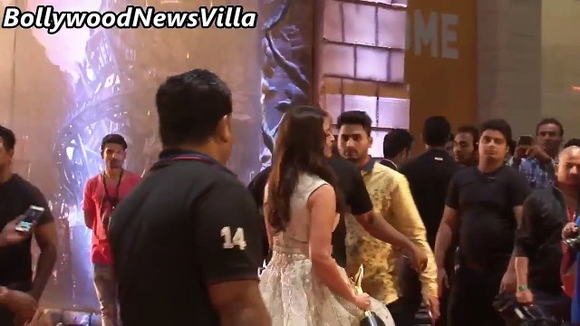Aishwarya Rai GORGEOUS at the red carpet of Stardust Awards 2015