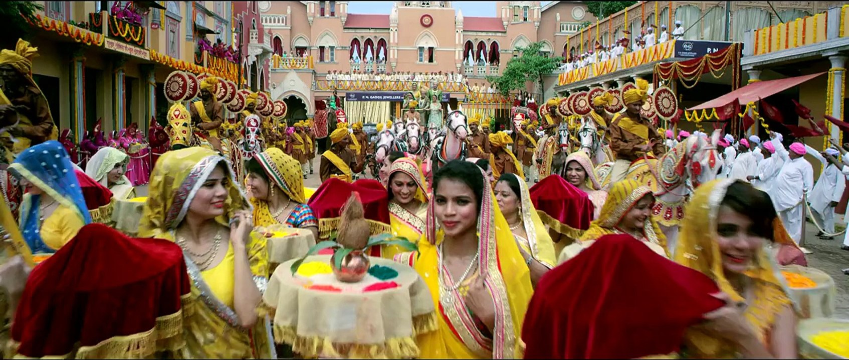 Prem Ratan Dhan Payo | The Look | Salman Khan, Sonam Kapoor, Neil Nitin Mukesh