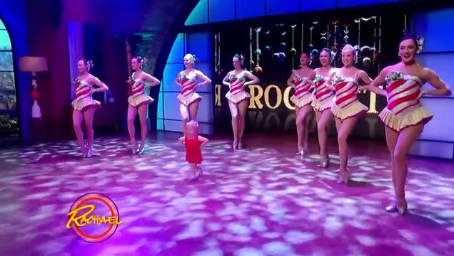 Малышка заставила встать весь зал! Смотри!