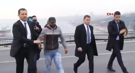 Le président Turc Erdogan sauve un homme suicidaire