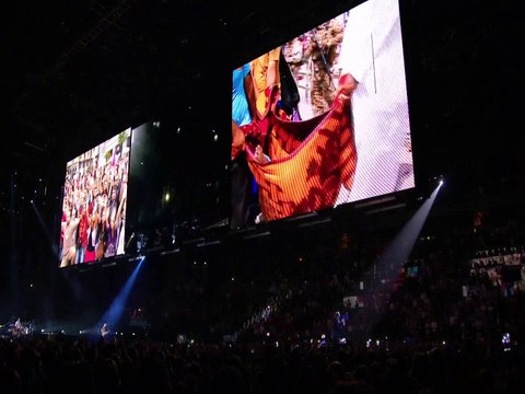 17. U2 - October / Bullet The Blue Sky (06-December-2015) [Live From Paris HBO