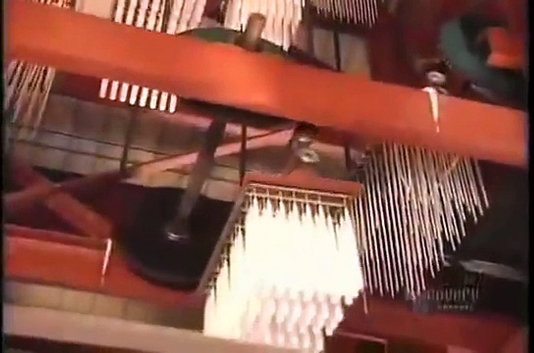 How It's Made, Candles.