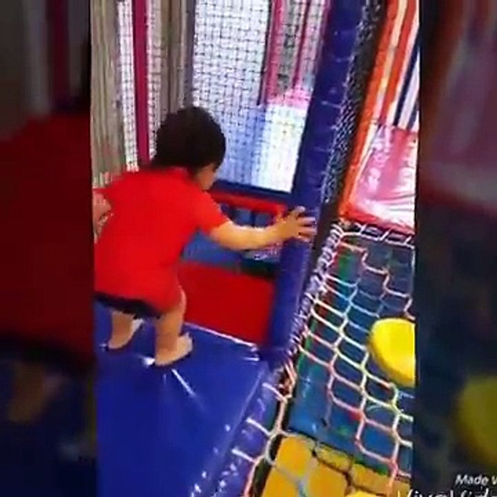 Aire de Jeux couverte de Plaisir en Famille Aire de Jeu pour les enfants Géant gonflable Diapositives, les Enfants Jouent Cent