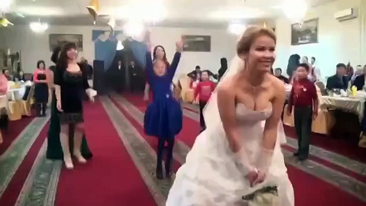 Это вообще позорище. Не в этом счастье, девушки