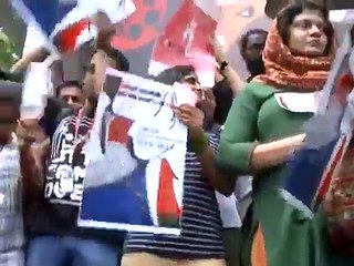 IFFK Kiss of love at Trivandrum | IFFK gets its share of Kiss of Love