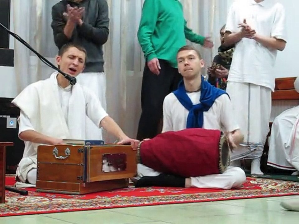 H.M.Vraj Gopal d. Kirtan