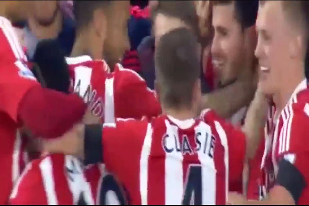 All Goals & Highlights - Southampton 4-0 Arsenal - 26-12-2015 [Premier League]