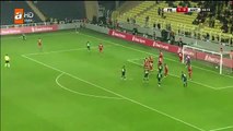 Fenerbache right-back Şener Özbayraklı scores unstoppable rocket