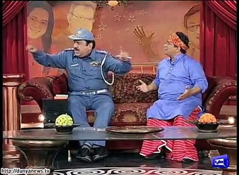 Interview of Traffic Warden Dunya News - HASB-E-HAAL – 13-DEC-2015