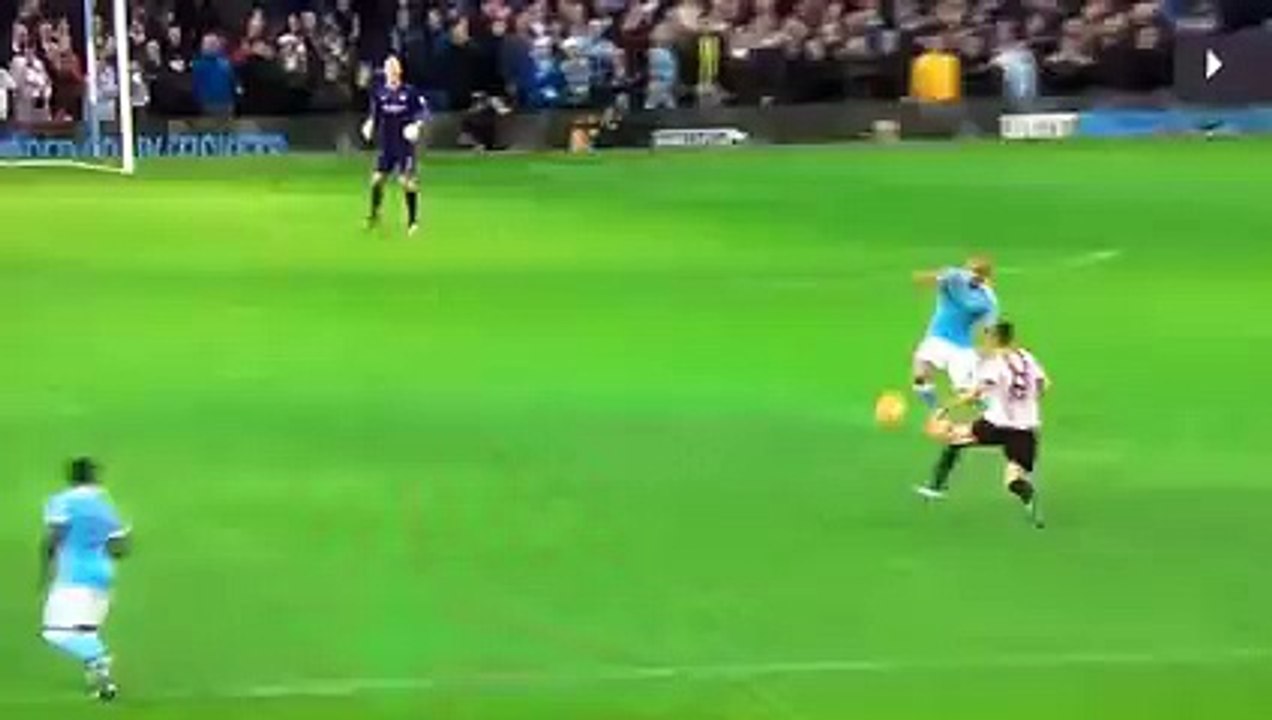 Vincent Kompany Horror Injury ~ Manchester City vs Sunderland 4-1 2015