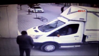 Adana'da bombaya tekme atan genç- Yine olsa aynı tepkiyi veririm