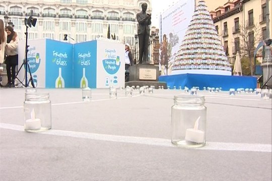 Un árbol de Navidad solidario para donar alimentos