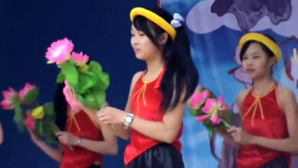 Đi cấy - Lên chùa bẻ 1 cành sen, ăn cơm bằng đèn, đi cấy sáng trăng