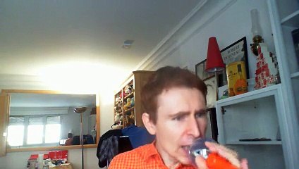 Wiwi égratigne "tan solo tù" de Manuel Carrasco