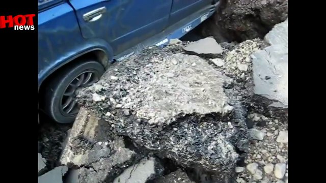 Взрыв снаряда в метре от машины 4 08 2014 Донецк .