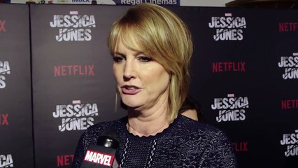 Melissa Rosenberg on Female Heroes - Marvels Jessica Jones Red Carpet