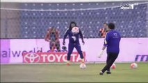 Rene Higuita recreates his magical scorpion kick at Al Nassr training