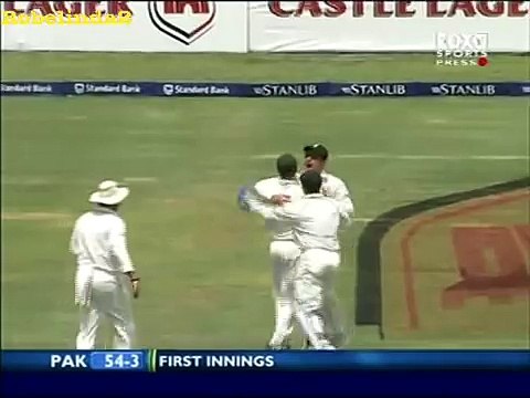 AB Devilliers catch from heaven. Wow. Younis Khan STUNNED!