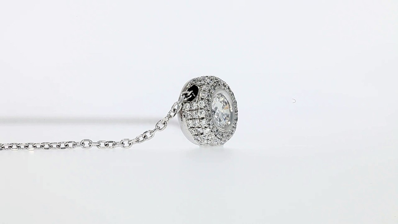 Pendentif serti d'un diamant : 0,80 de couleur : E et pureté : SI1 certificat : IGI