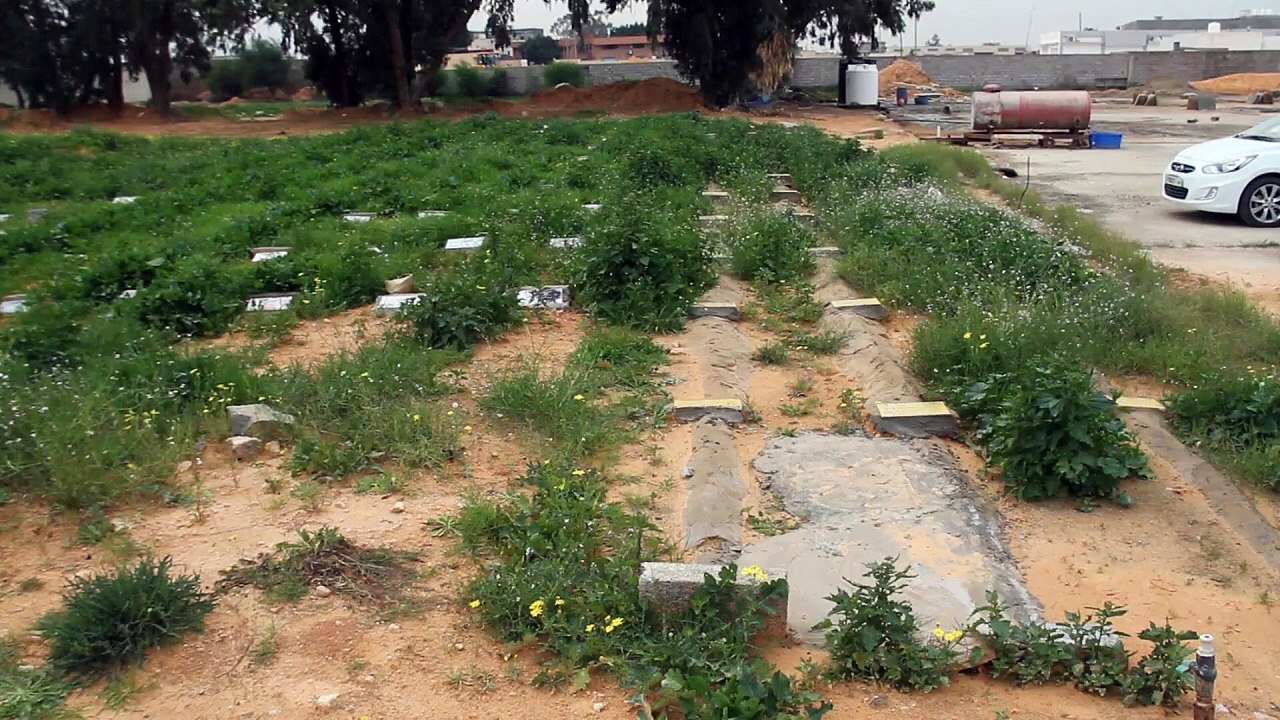 'Friedhof der Namenlosen' für ertrunkene Migranten in Tripolis