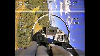 Un jet Radiocommandé avec une caméra dans le cockpit
