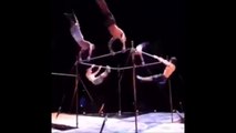 Des gymnastes avec une coordination parfaite