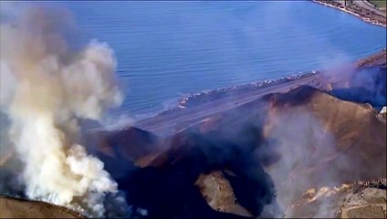 Un incendie entraîne la fermeture de la Pacific Coast Highway