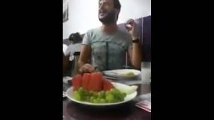 Efkarın Dibine Vuran Adam