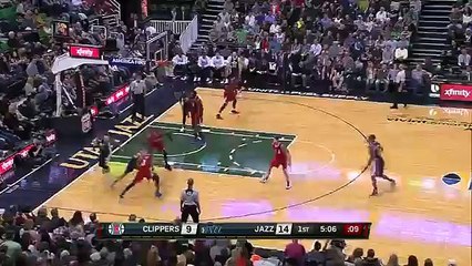 Alec Burks Monster Dunk Over DeAndre Jordan - Clippers vs Jazz - Dec 26, 2015 - NBA 2015-16 Season