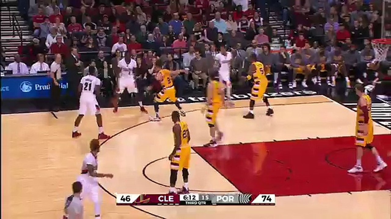 Mason Plumlee Scores Plus One - Cavaliers vs Blazers - December 26, 2015 - NBA 2015-16 Season
