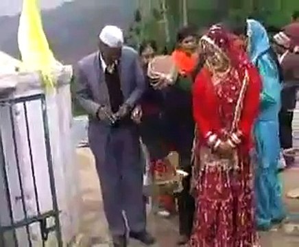 Extremely Funny Indian Wedding Dance video dullah dancing so fanny video