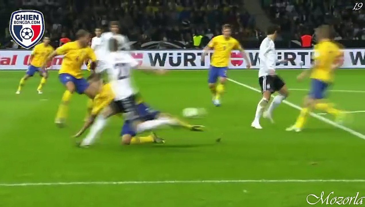 Top những pha đánh gót đẹp mắt của Mesut Ozil