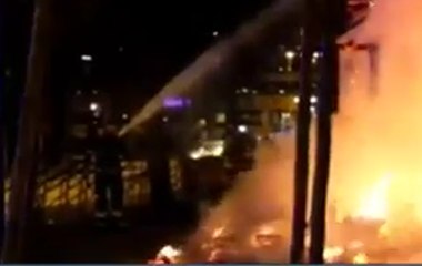 Пьяные шведы сожгли символ Рождества