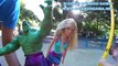 elsa Barbie Boneca Muñeca Mattel Hulk Boneco Muñeco Marvel Avengers no parque Toys Juguetes Kids