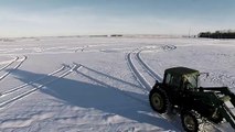Guarda cosa riesce a fare questo trattore nella neve!