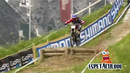 Aaron Gwin Chainless Win in Leogang 2015 World Cup