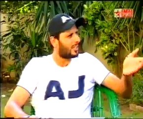 Wasim Akram And Shahid Afridi Making Some Fun Together