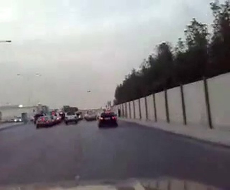 Crazy Arabs drift Porsche Carrera GT