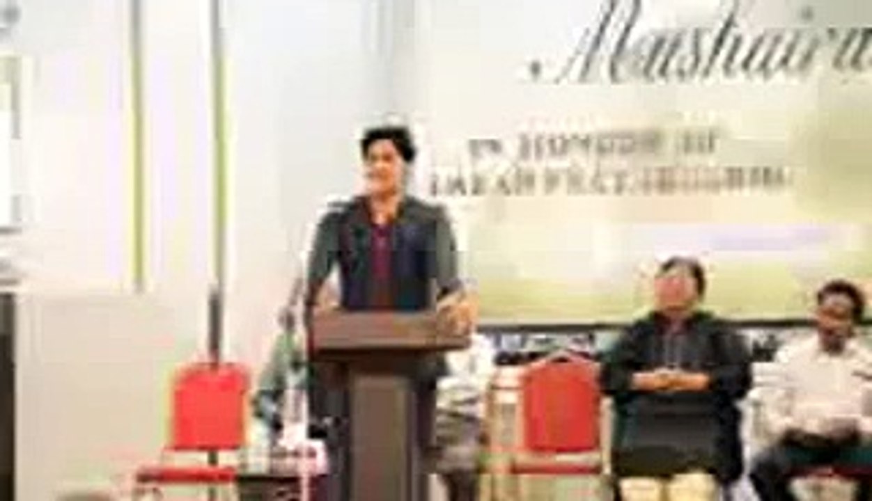 IMRAN PRATAPGARHI.....A NAZM IN VERY EMOTIONAL STYLE...MAA HUM BHI TERE BETE HIN..@ U.A.E. -