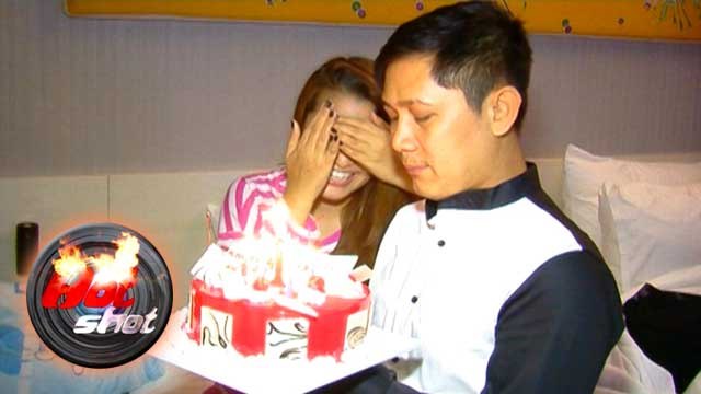 Kejutan Manis Anniversary Pernikahan Fitri Karlina-Hendra - Hot Shot 27 Desember 2015
